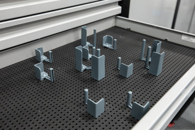 Support universel pour grille à outils