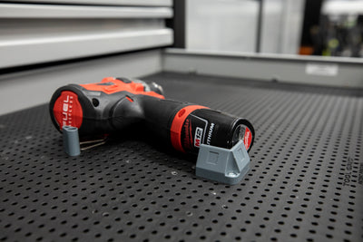 Support d'angle pour grille à outils